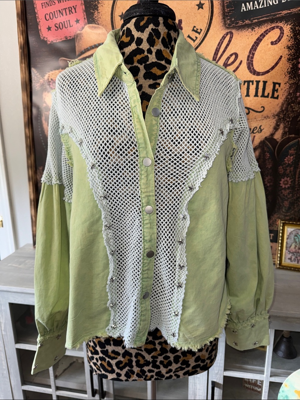 POL Lt Green Star Studded Button-Up Shirt Size Med